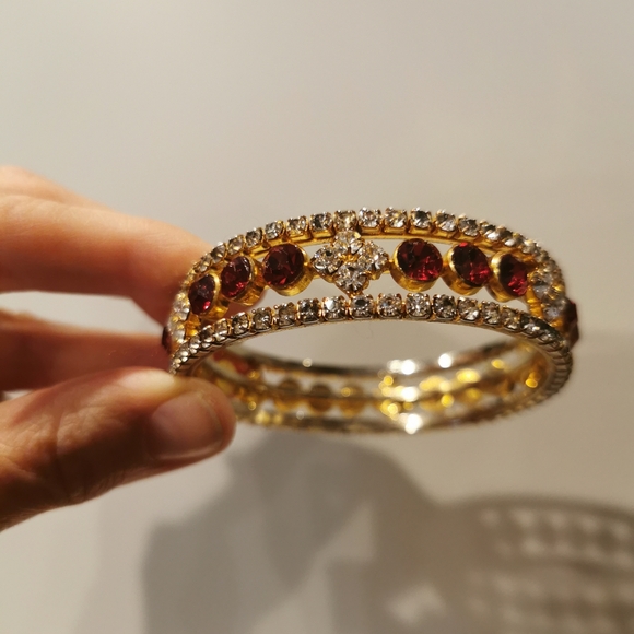 Red and whites stones Bracelet - Picture 6 of 6